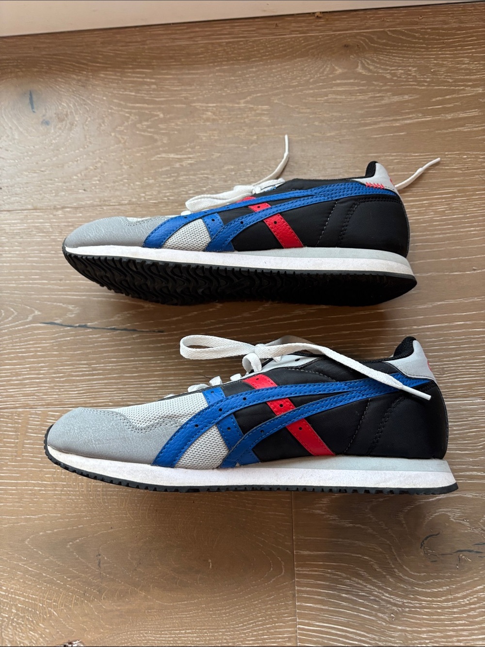 Asics Men's Gray Sneakers with Blue & Red Details - Picture 3 of 5